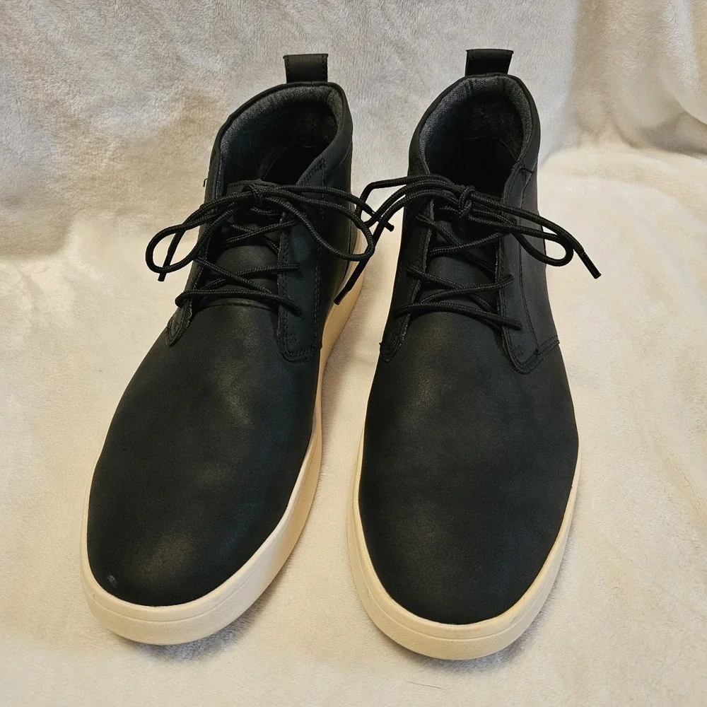 IZOD Men's Palmer Black Chukka Boots White Sole Size 12 M Used